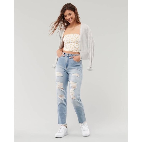 NWT Hollister Women's Distressed‎ Ultra Highrise Mom Jean. Size 29/9L - Picture 1 of 10